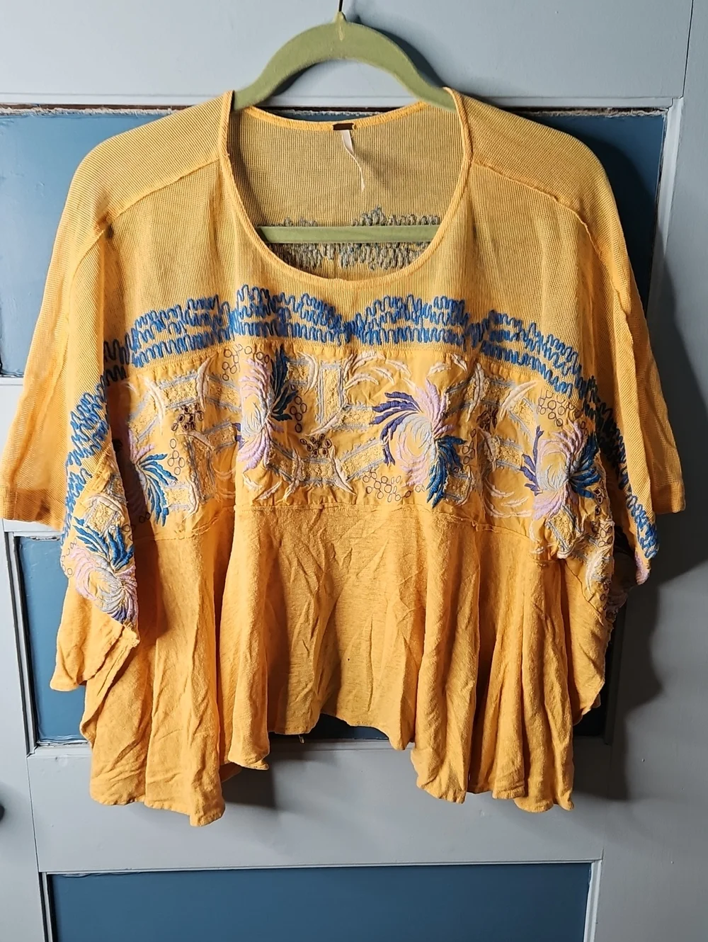 Free People Yellow Embroidered Women's Top - Boho Floral Accent Small